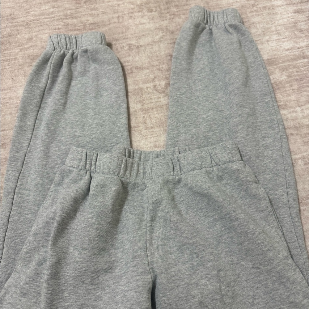 Brandy Melville Rosa sweatpants one size - Picture 2 of 3